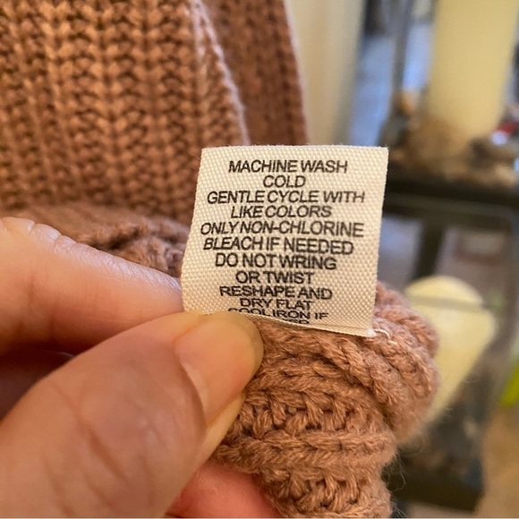 MOON & MADISON Dusty Pink Knit Sweater Size Small - Picture 7 of 7